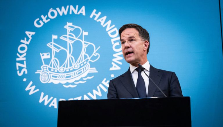 Secretary General reaffirms transatlantic unity in Warsaw: There is no alternative to NATO